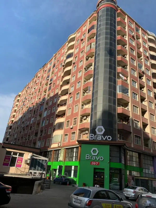 Satılır 3 otaqlı mənzil 128 m²