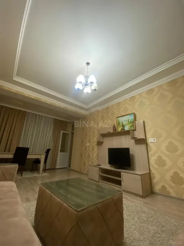 Kirayə verilir 2 otaqlı mənzil 67 m²