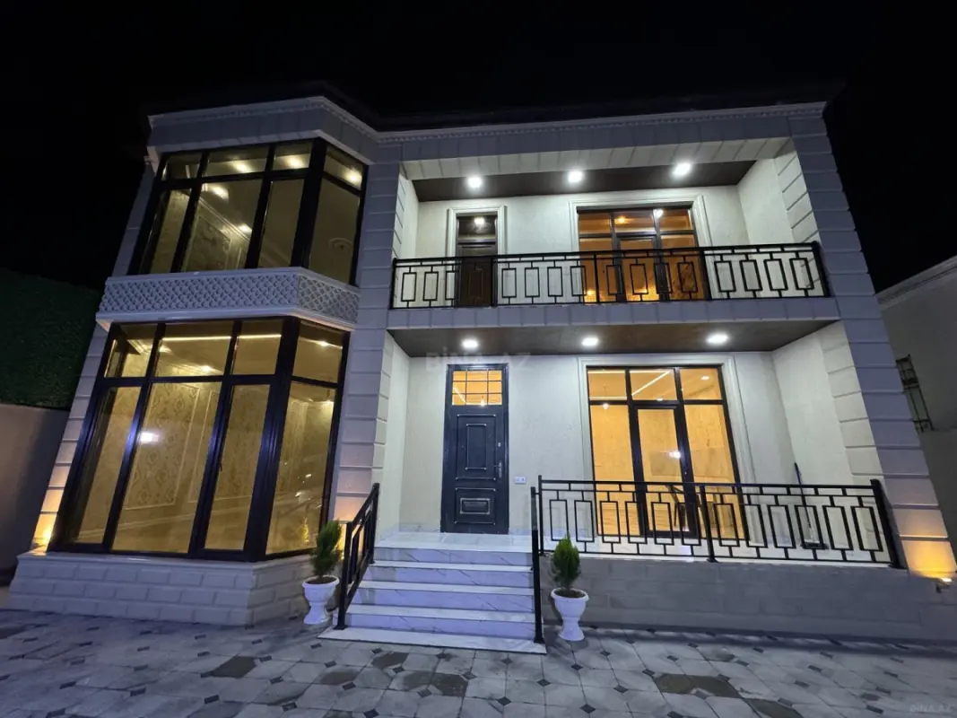 Satılır 5 otaqlı həyət evi 210 m²