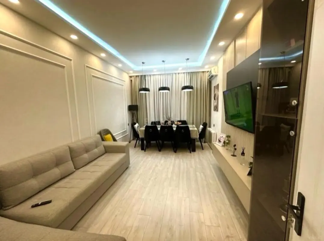 Satılır 2 otaqlı mənzil 74 m²