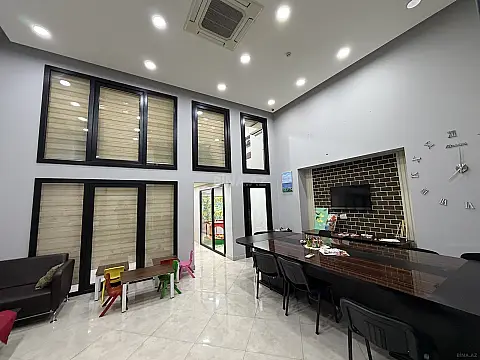 Kirayə verilir 5 otaqlı ofis 130 m² — Bakı 5 otaq 130.00 m²
