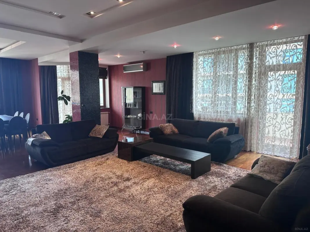 Kirayə verilir 8 otaqlı mənzil 400 m²