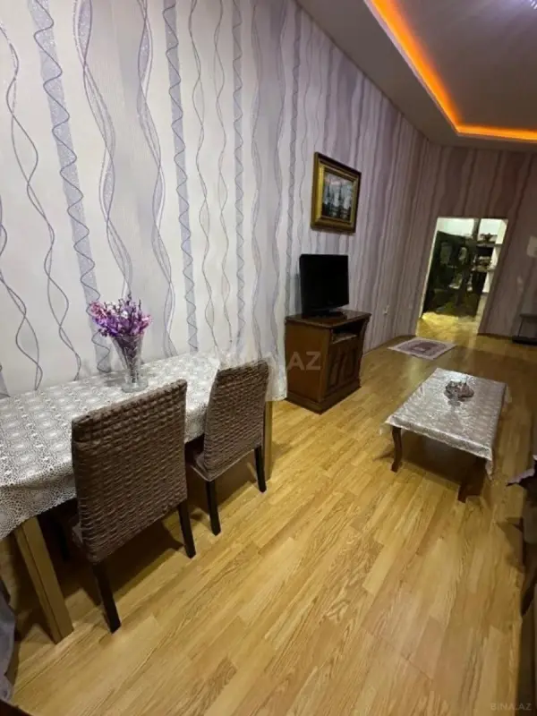 Satılır 2 otaqlı mənzil 70 m²