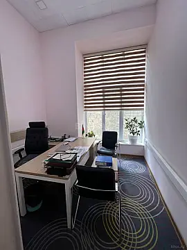 Kirayə verilir 8 otaqlı ofis 200 m² — Bakı 8 otaq 200.00 m²