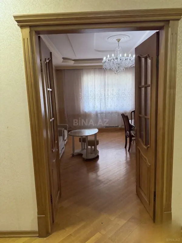 Kirayə verilir 3 otaqlı mənzil 170 m²