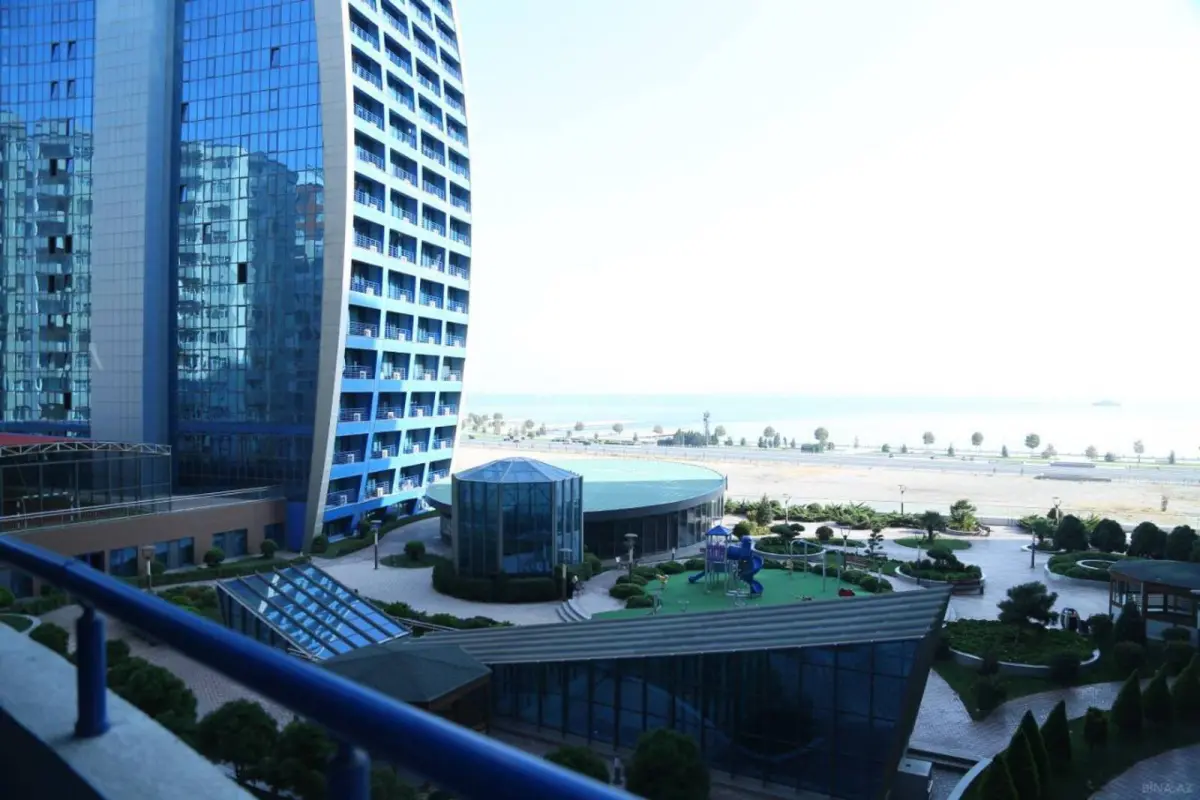 Kirayə verilir 4 otaqlı mənzil 270 m²