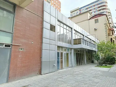 Kirayə verilir obyekt 1100 m² — Bakı, Nəsimi 1100.00 m²
