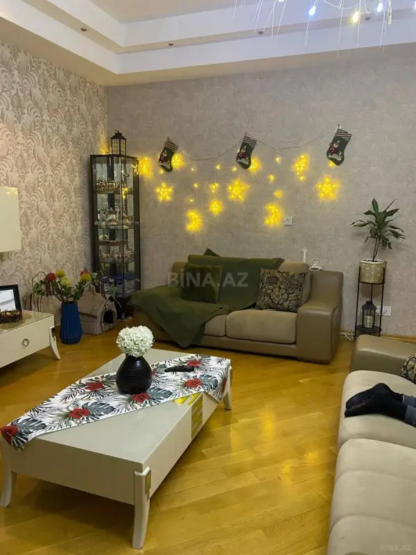 Kirayə verilir 3 otaqlı mənzil 150 m²