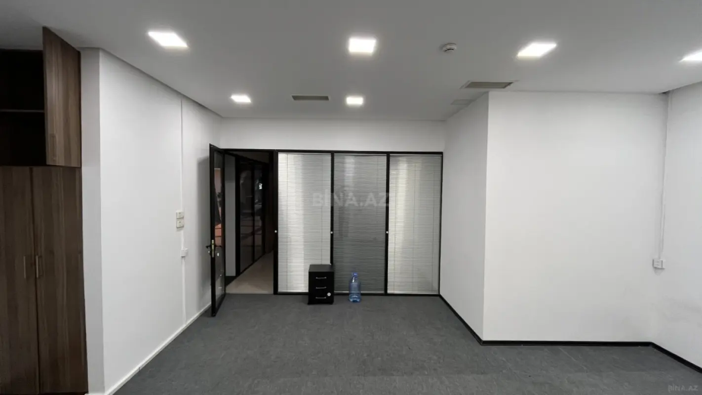 Kirayə verilir 1 otaqlı ofis 38 m²