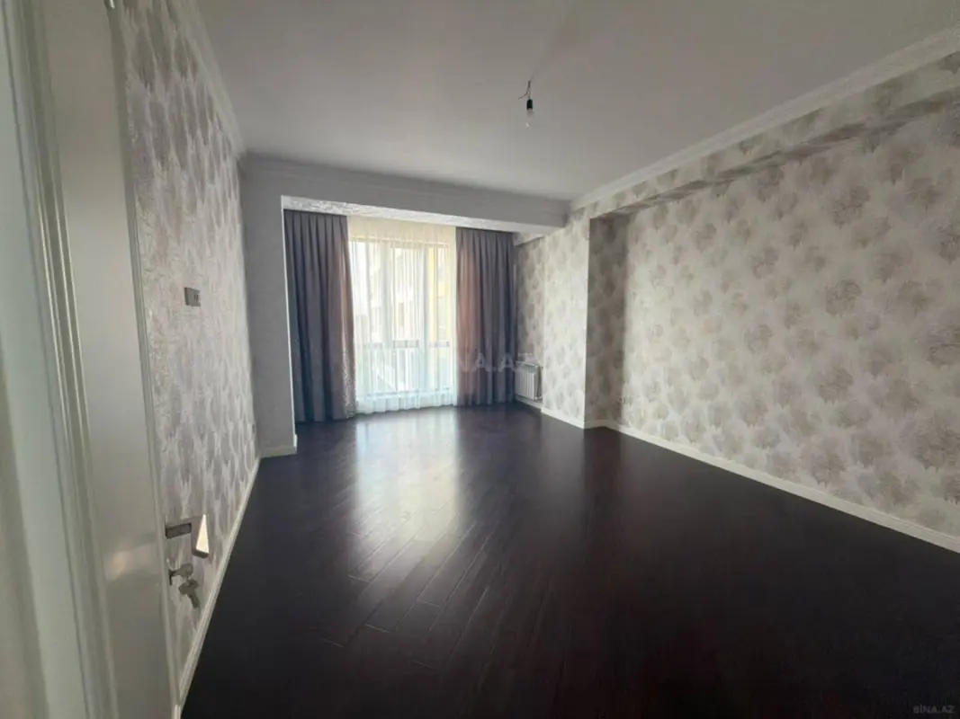 Satılır 3 otaqlı mənzil 112 m²