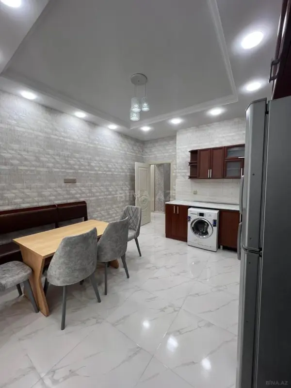 Kirayə verilir 3 otaqlı mənzil 117 m²