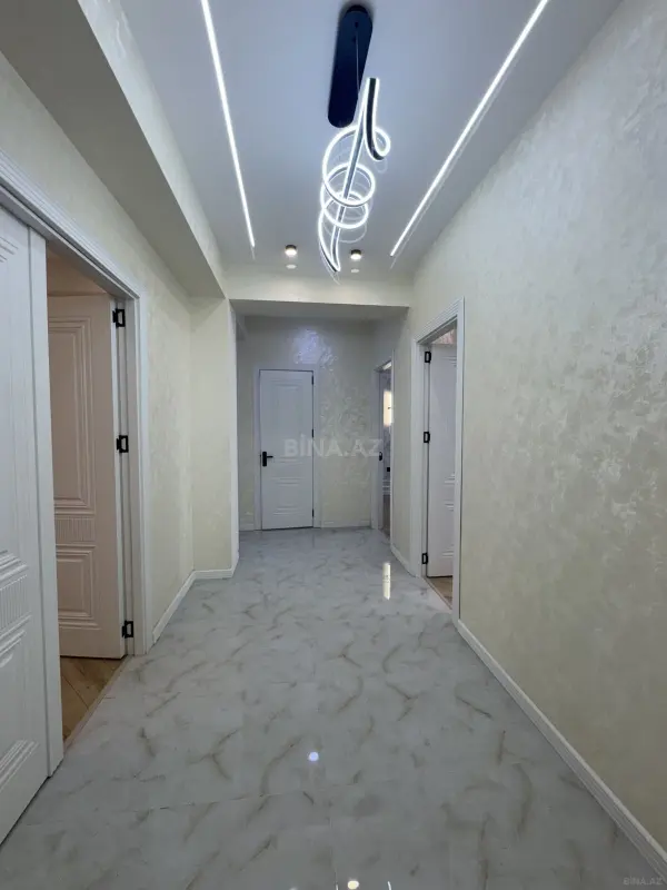 Satılır 3 otaqlı mənzil 110 m²