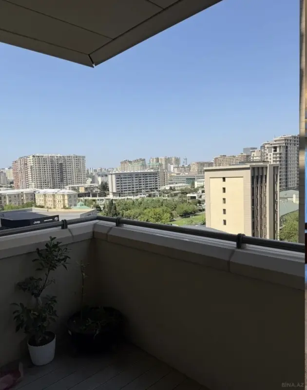 Kirayə verilir 3 otaqlı mənzil 140 m²
