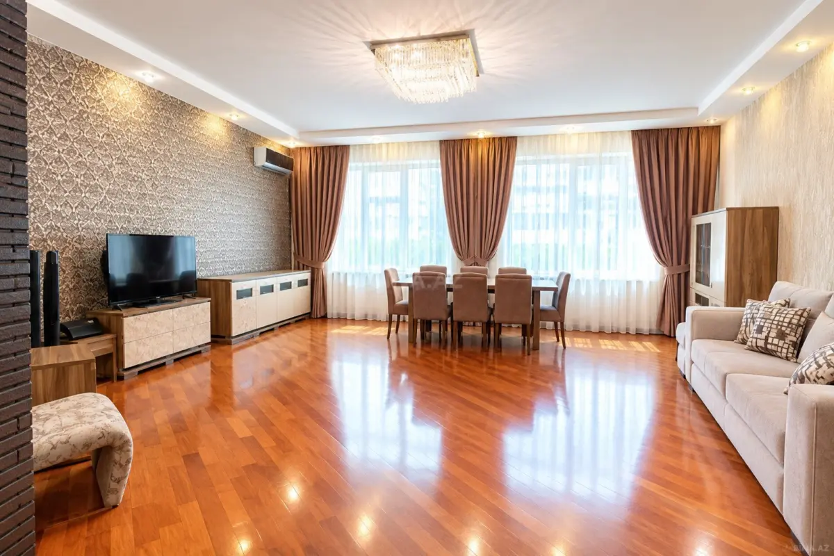 Satılır 3 otaqlı mənzil 140 m²