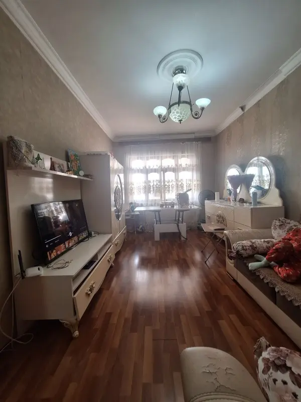 Satılır 3 otaqlı mənzil 75 m²