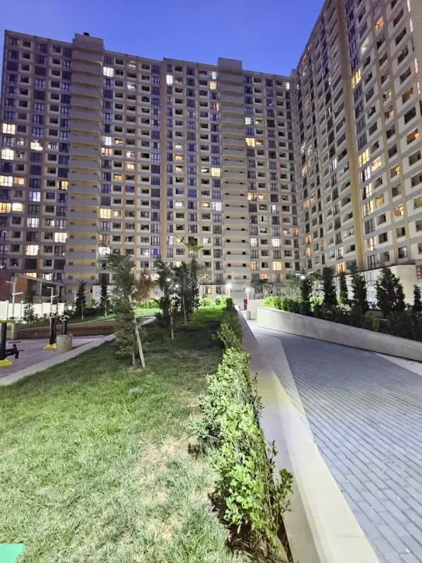 Satılır 2 otaqlı mənzil 75 m²