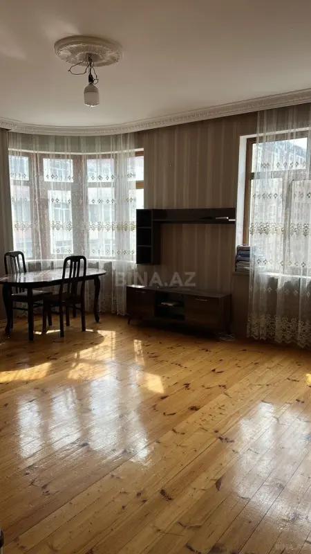 Kirayə verilir 2 otaqlı mənzil 92 m²