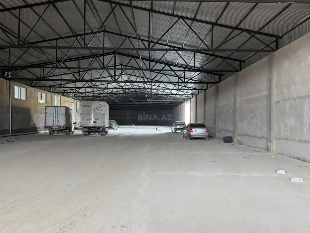 Kirayə verilir obyekt 2200 m²