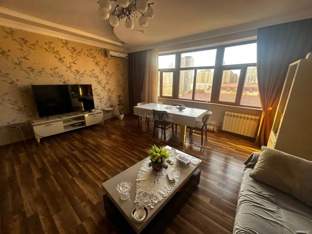 Satılır 3 otaqlı mənzil 138 m²