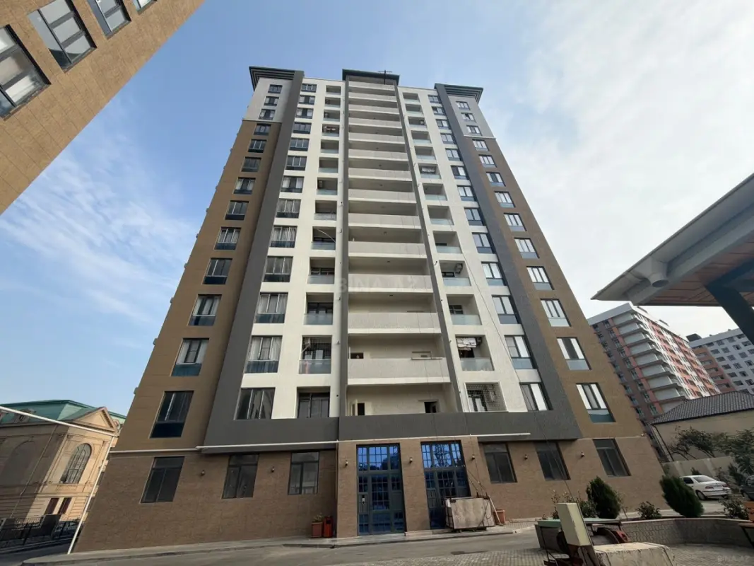 Satılır 3 otaqlı mənzil 112.7 m²