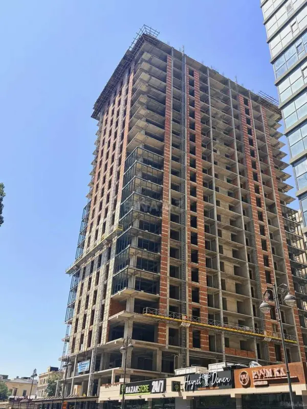 Satılır 3 otaqlı mənzil 147 m²