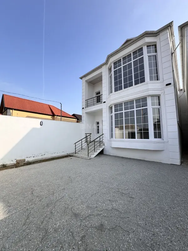 Satılır 4 otaqlı həyət evi 160 m²