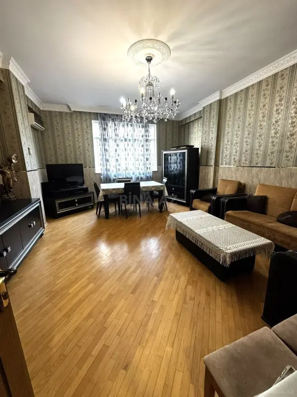 Kirayə verilir 3 otaqlı mənzil 130 m²