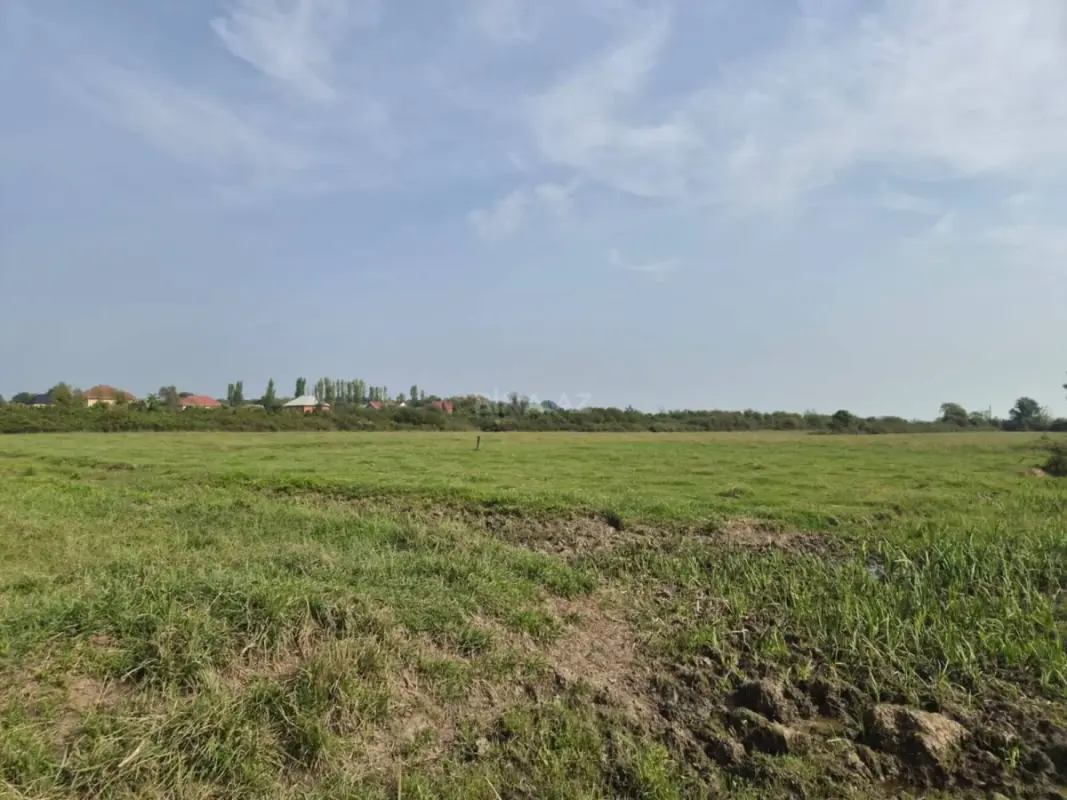 Satılır torpaq sahəsi 300 m²