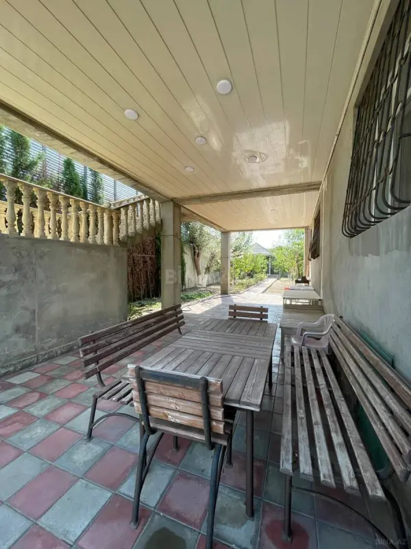 Satılır 7 otaqlı həyət evi 200 m²