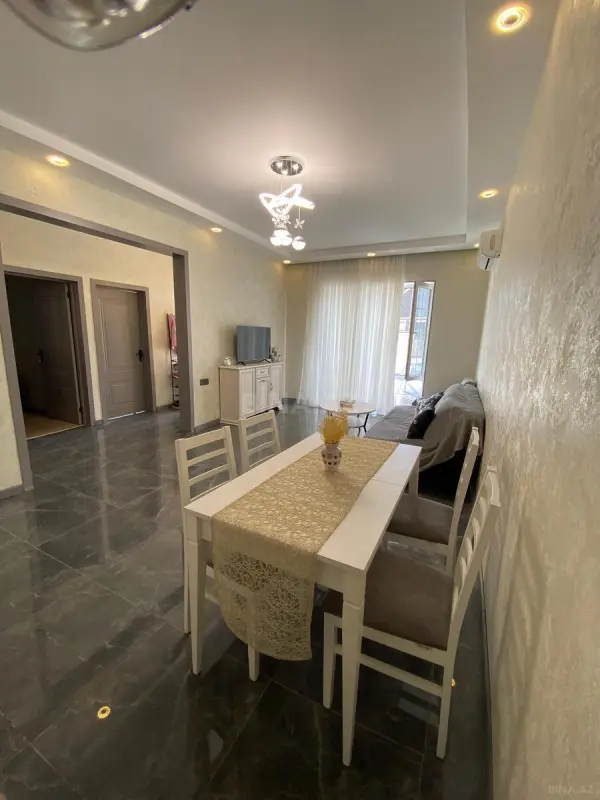 Satılır 2 otaqlı mənzil 77 m²
