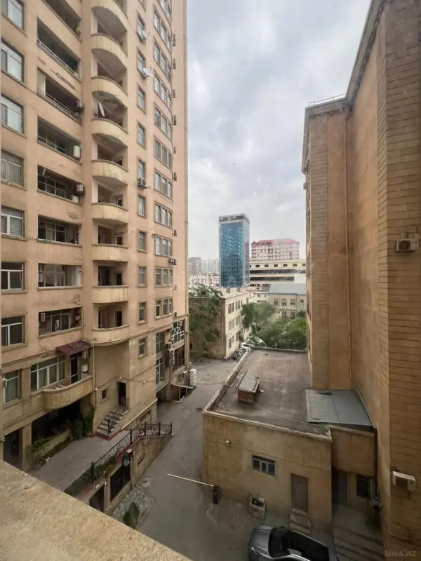 Kirayə verilir 2 otaqlı mənzil 120 m²