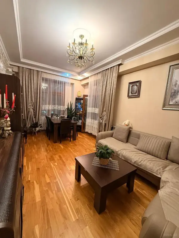 Satılır 2 otaqlı mənzil 75 m²