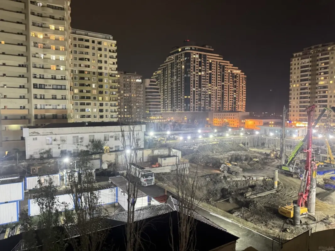 Satılır 4 otaqlı mənzil 100 m²