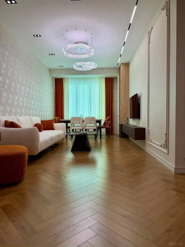 Satılır 4 otaqlı mənzil 130 m²
