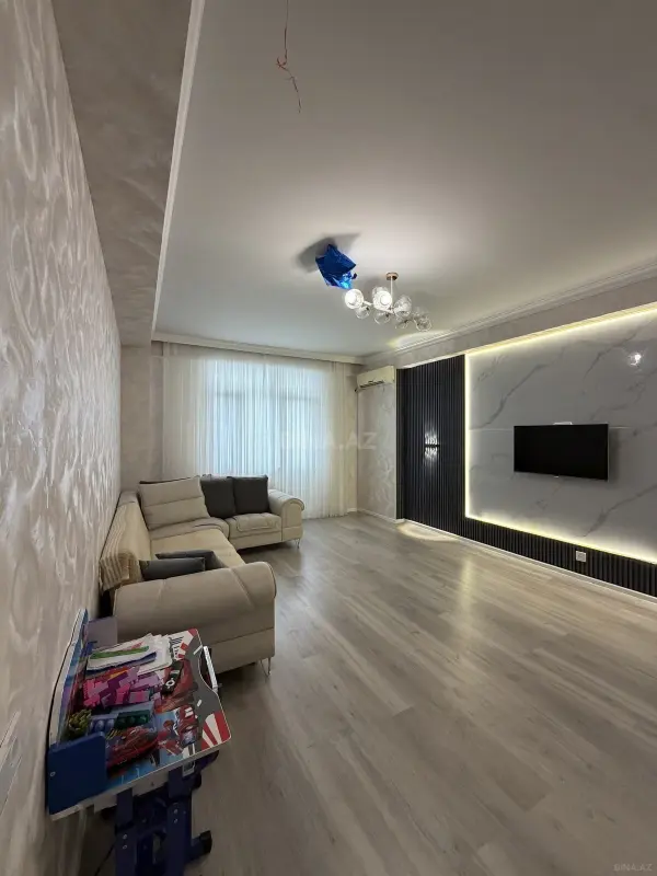 Satılır 3 otaqlı mənzil 112 m²