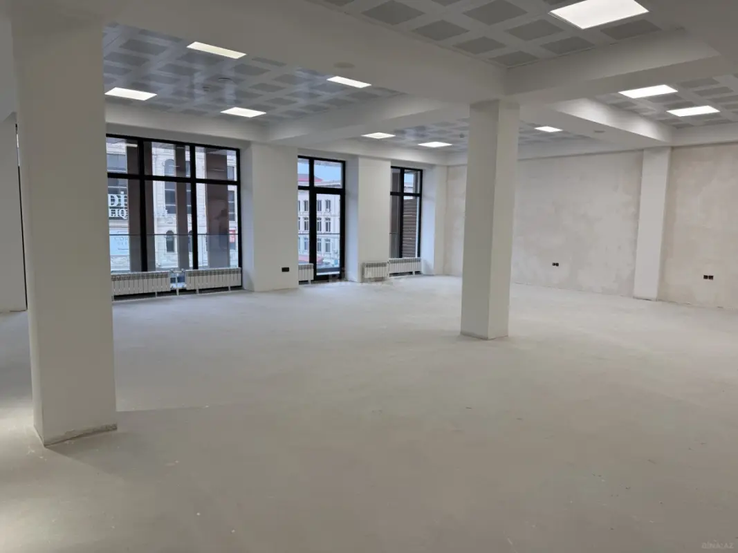 Kirayə verilir 1 otaqlı ofis 120 m²