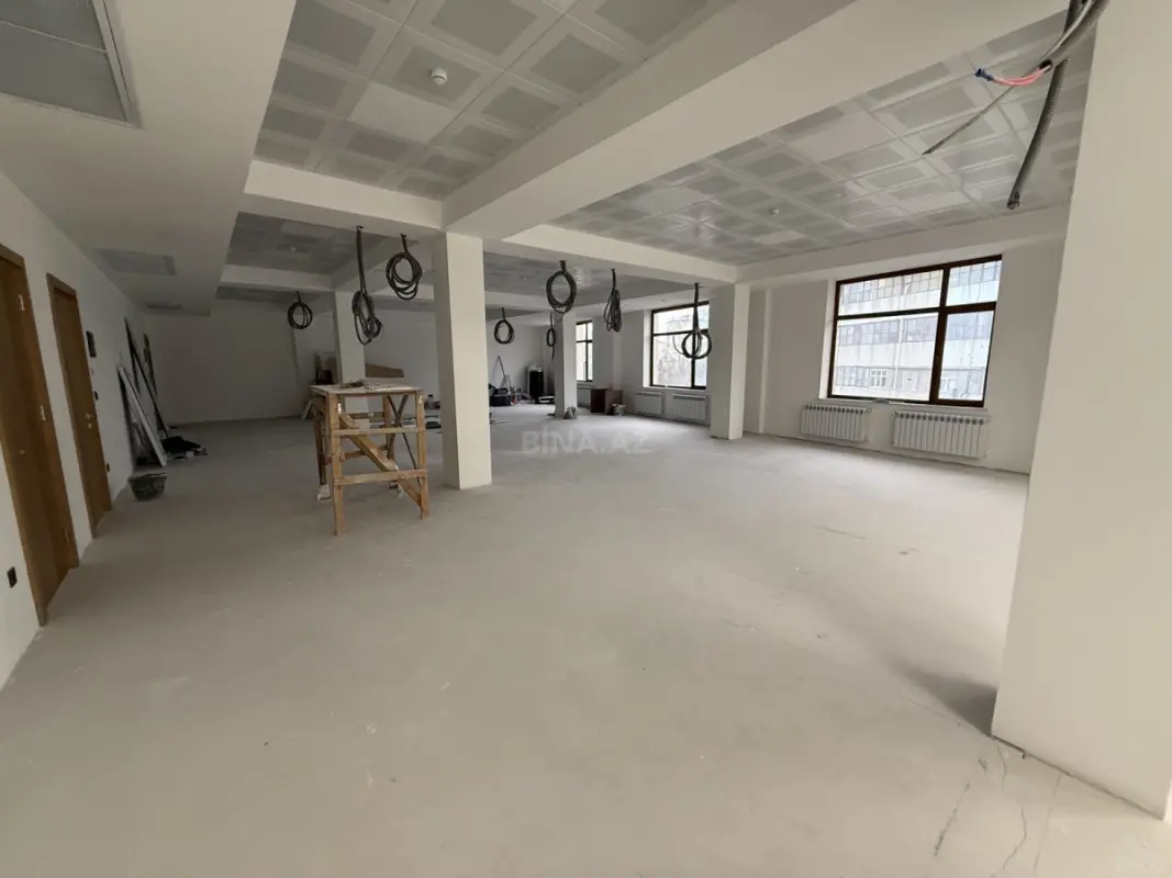 Kirayə verilir 5 otaqlı ofis 300 m²