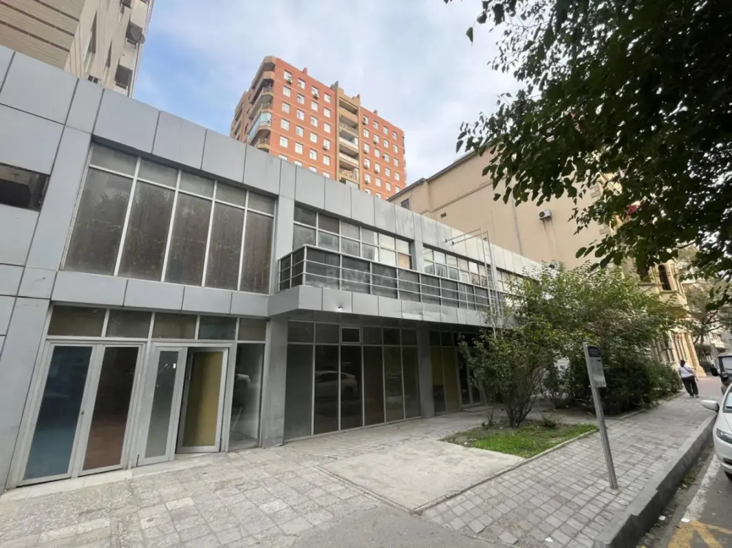 Kirayə verilir obyekt 1100 m²