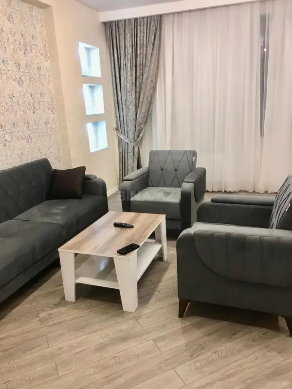 Kirayə verilir 3 otaqlı mənzil 120 m²