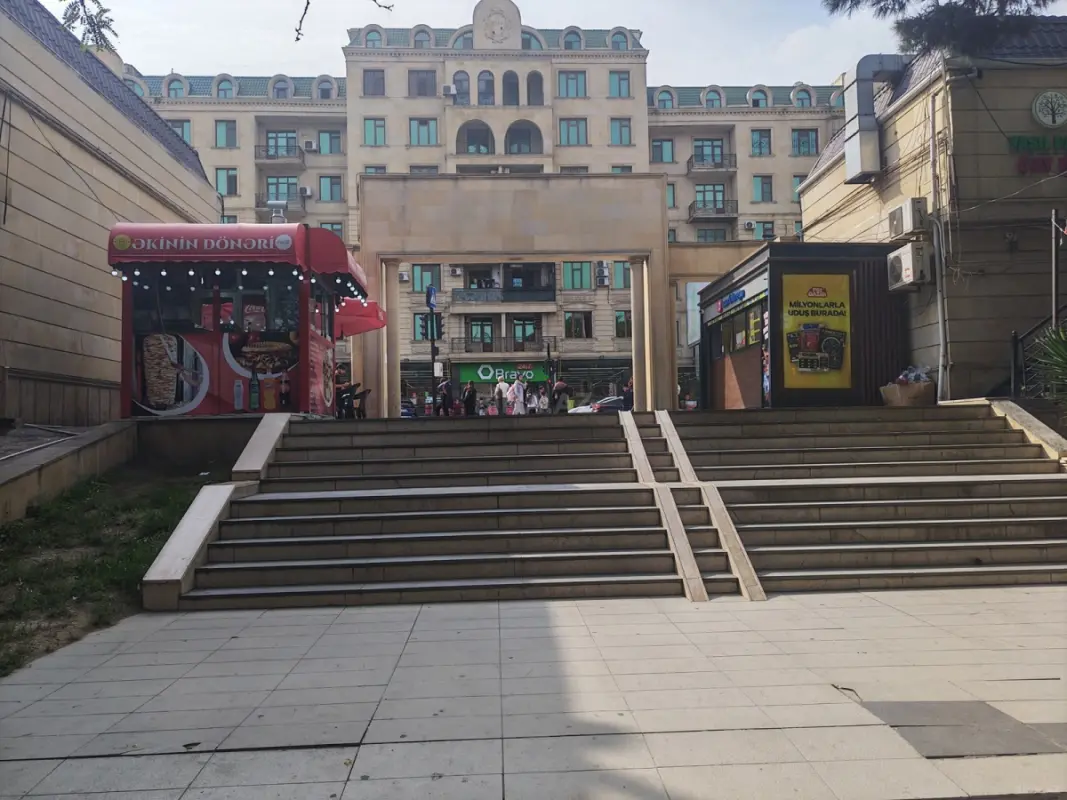 Kirayə verilir obyekt 259 m²