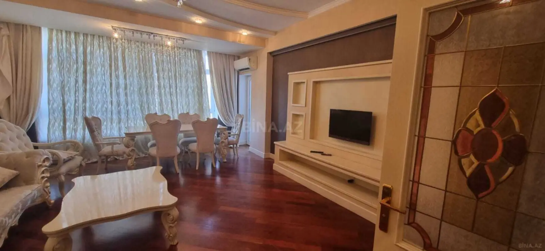 Satılır 3 otaqlı mənzil 140 m²