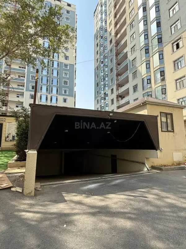 Satılır 3 otaqlı mənzil 165 m²