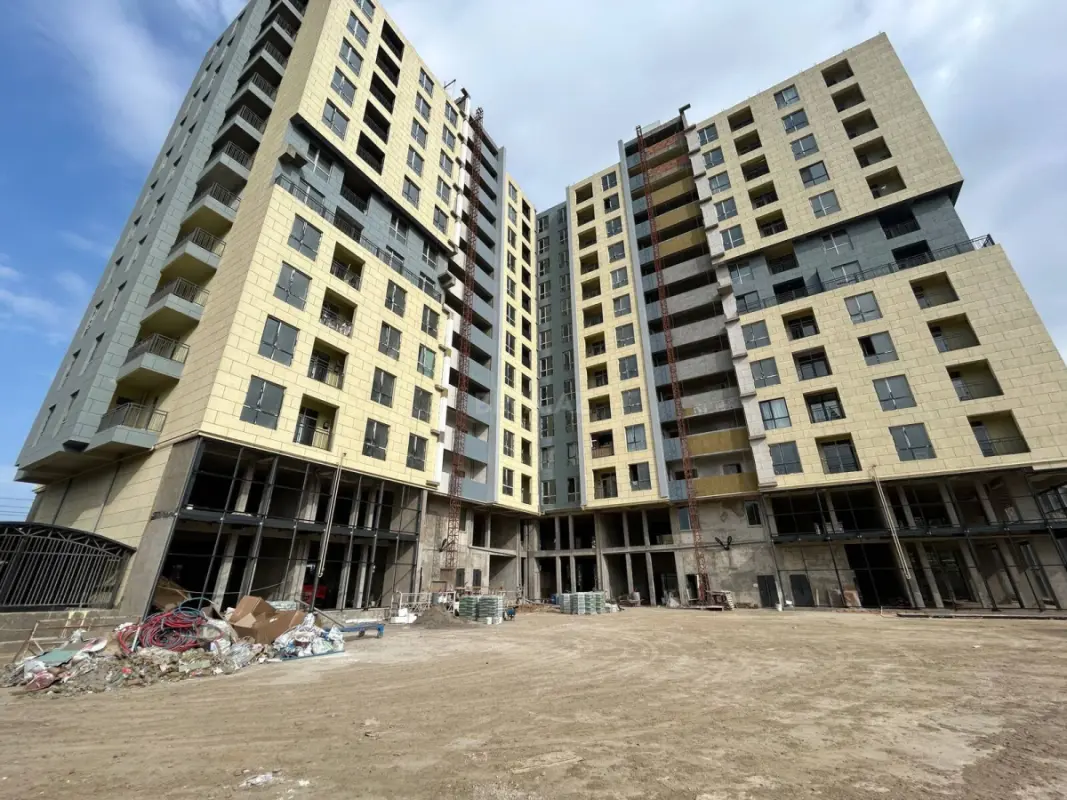 Satılır 4 otaqlı mənzil 120 m²