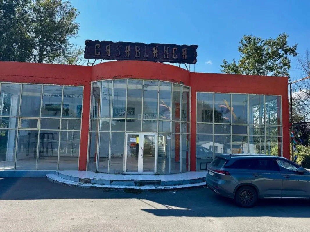 Satılır obyekt 300 m²
