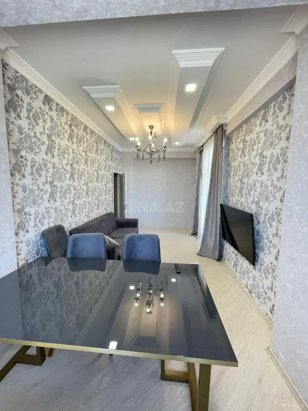 Kirayə verilir 3 otaqlı mənzil 130 m²