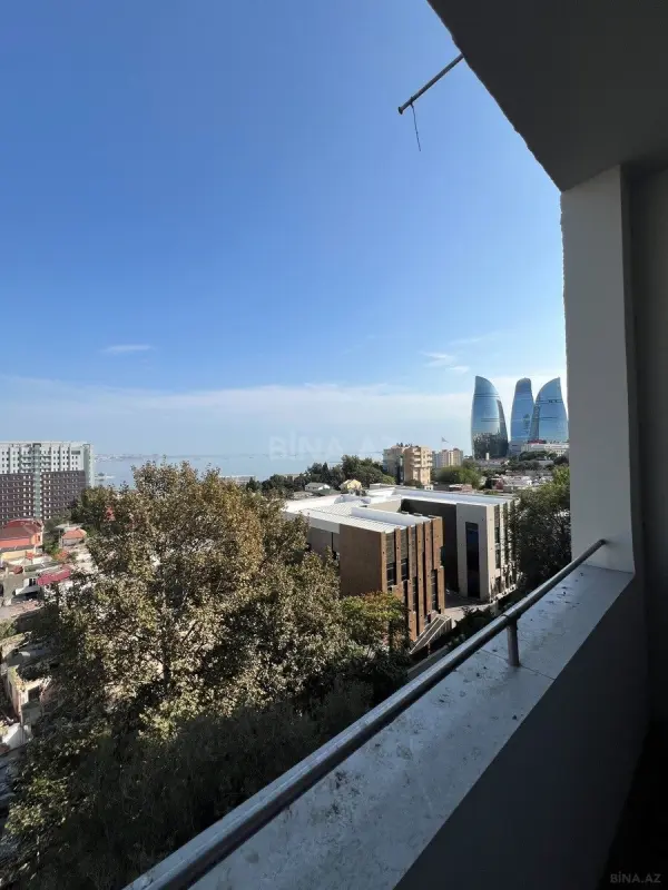 Satılır 3 otaqlı mənzil 105 m²