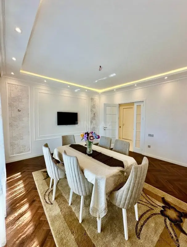 Satılır 3 otaqlı mənzil 106 m²