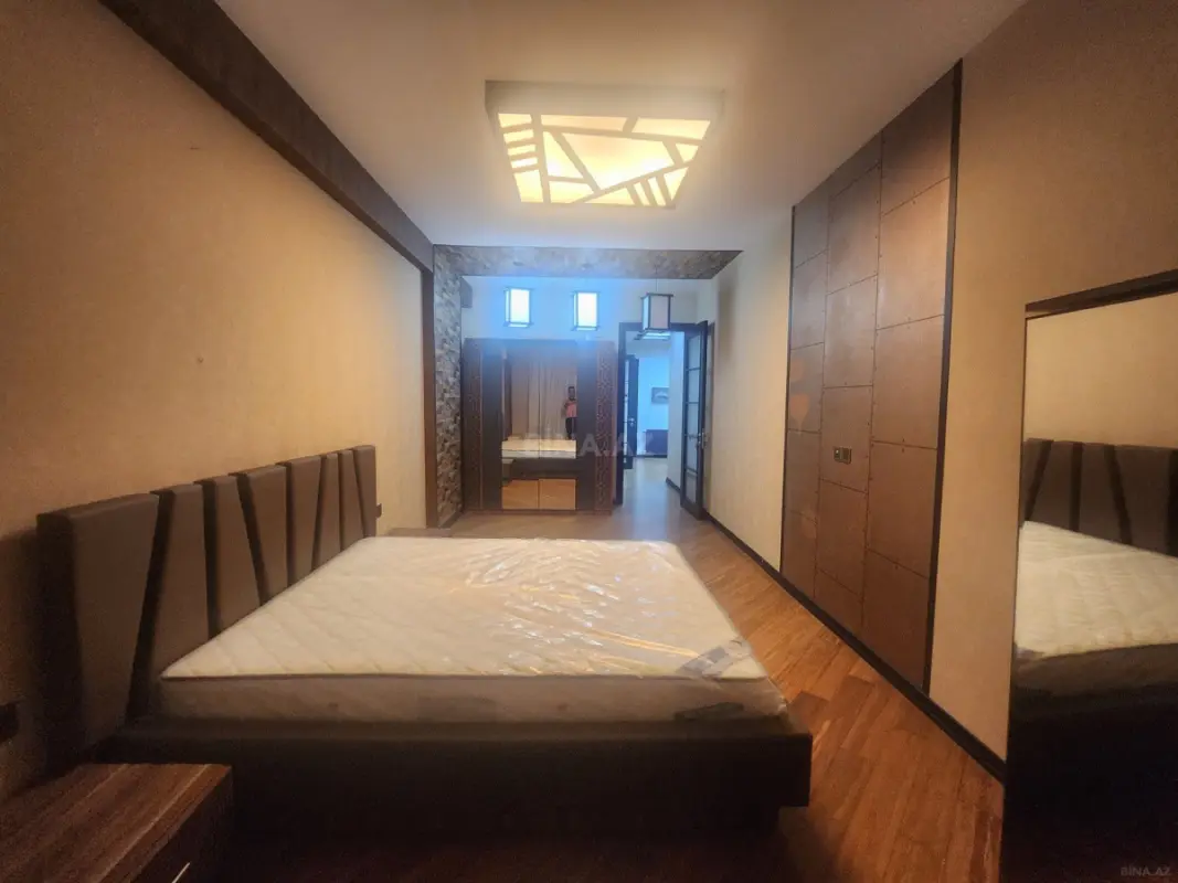Satılır 2 otaqlı mənzil 115 m²