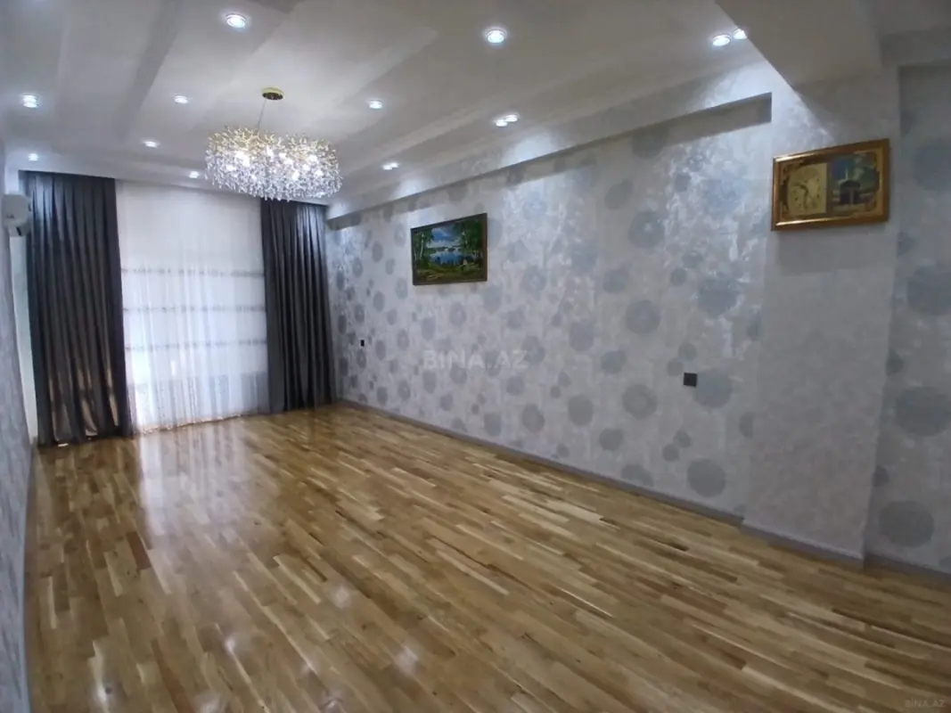 Satılır 4 otaqlı mənzil 128 m²