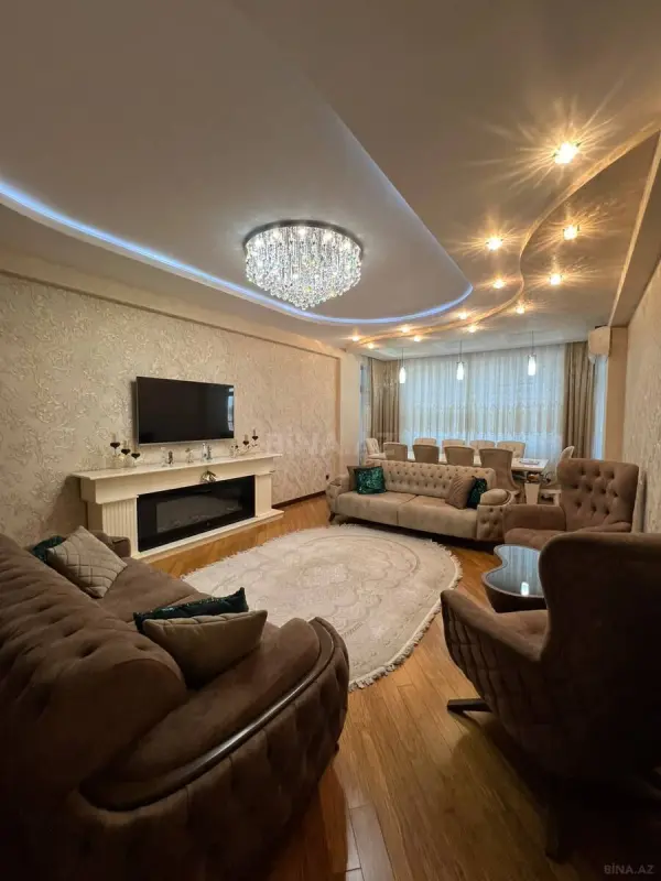 Satılır 4 otaqlı mənzil 180 m²